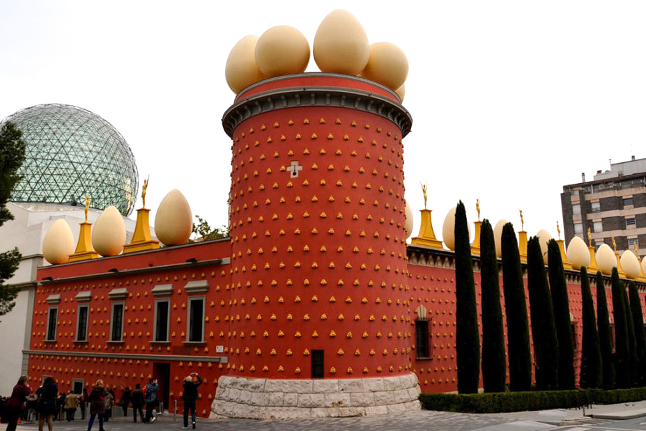 barcelona-dali-museum.jpg